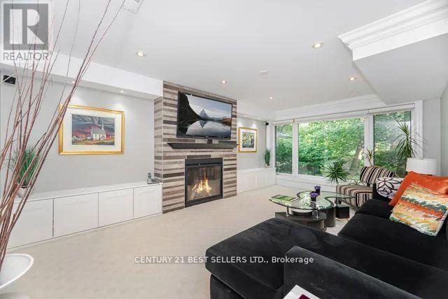 1595 CALVERTON COURT - 32
