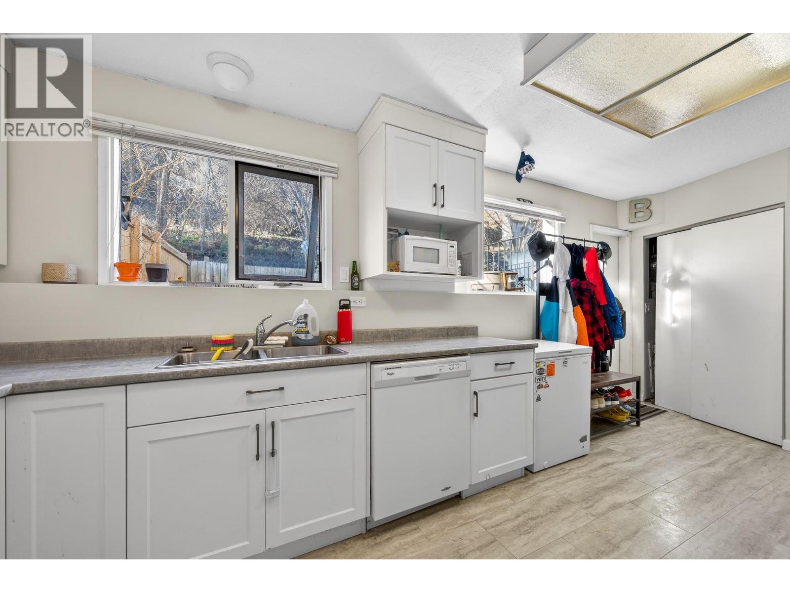 2070/2072 WESTSYDE Road, Kamloops