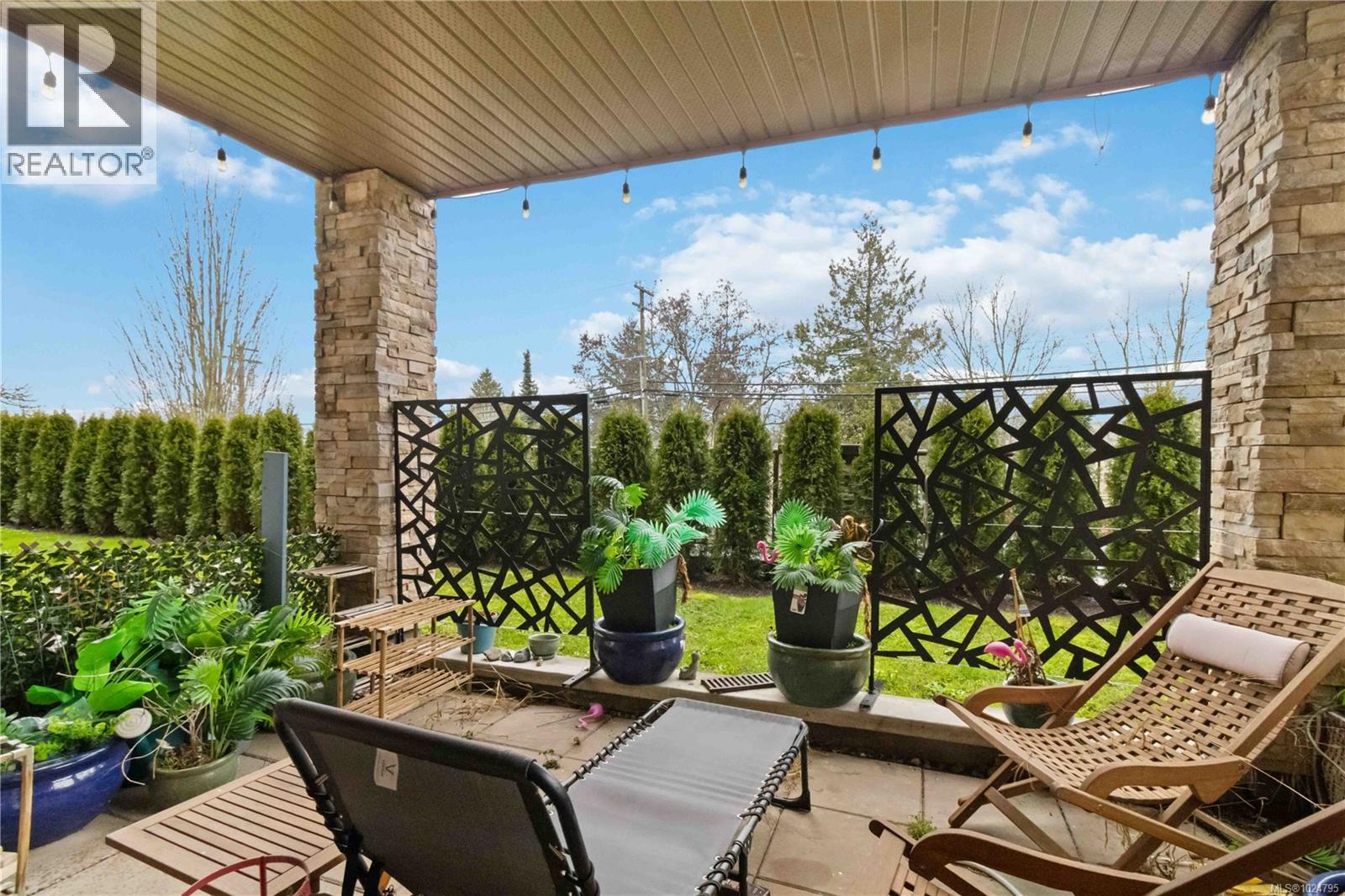 112 4529 West Saanich Road, Saanich