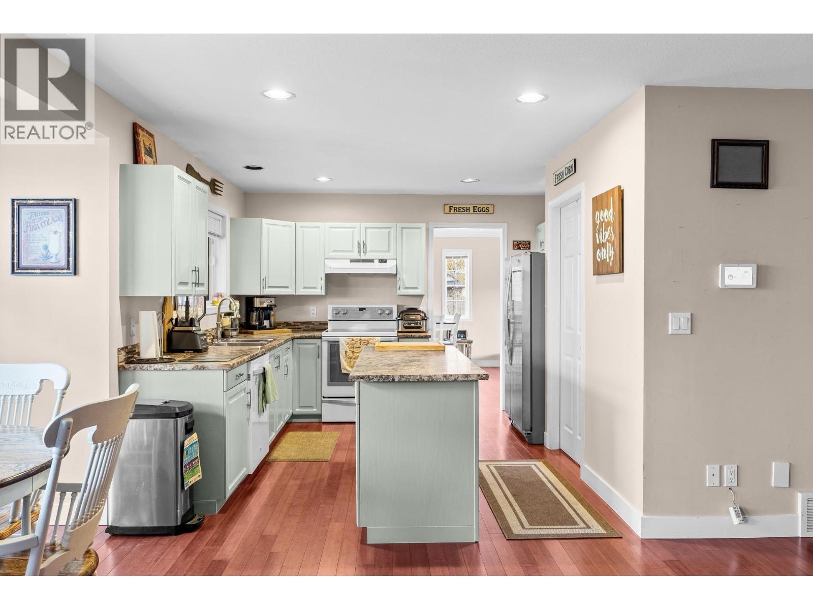 4210 6th Avenue, Peachland