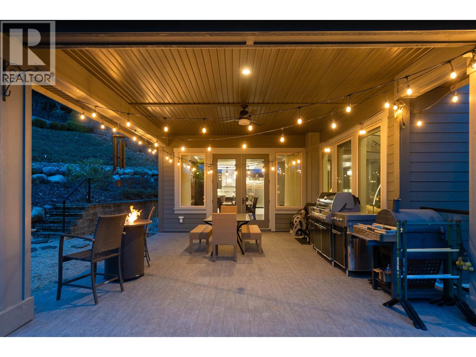 10850 CARMICHAEL STREET, Maple Ridge