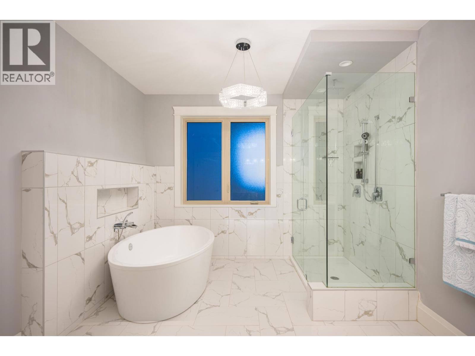 10850 CARMICHAEL STREET, Maple Ridge