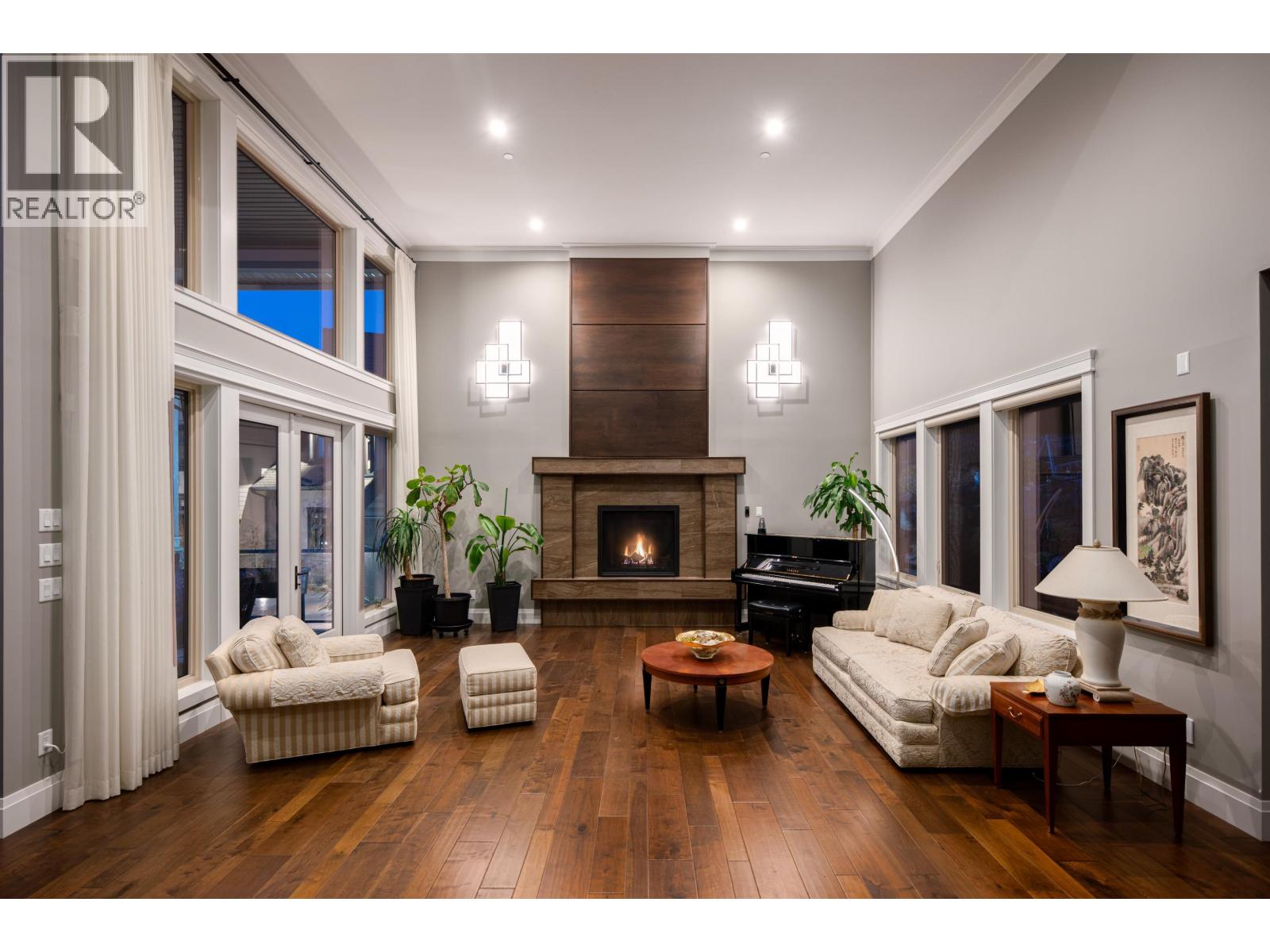 10850 CARMICHAEL STREET, Maple Ridge