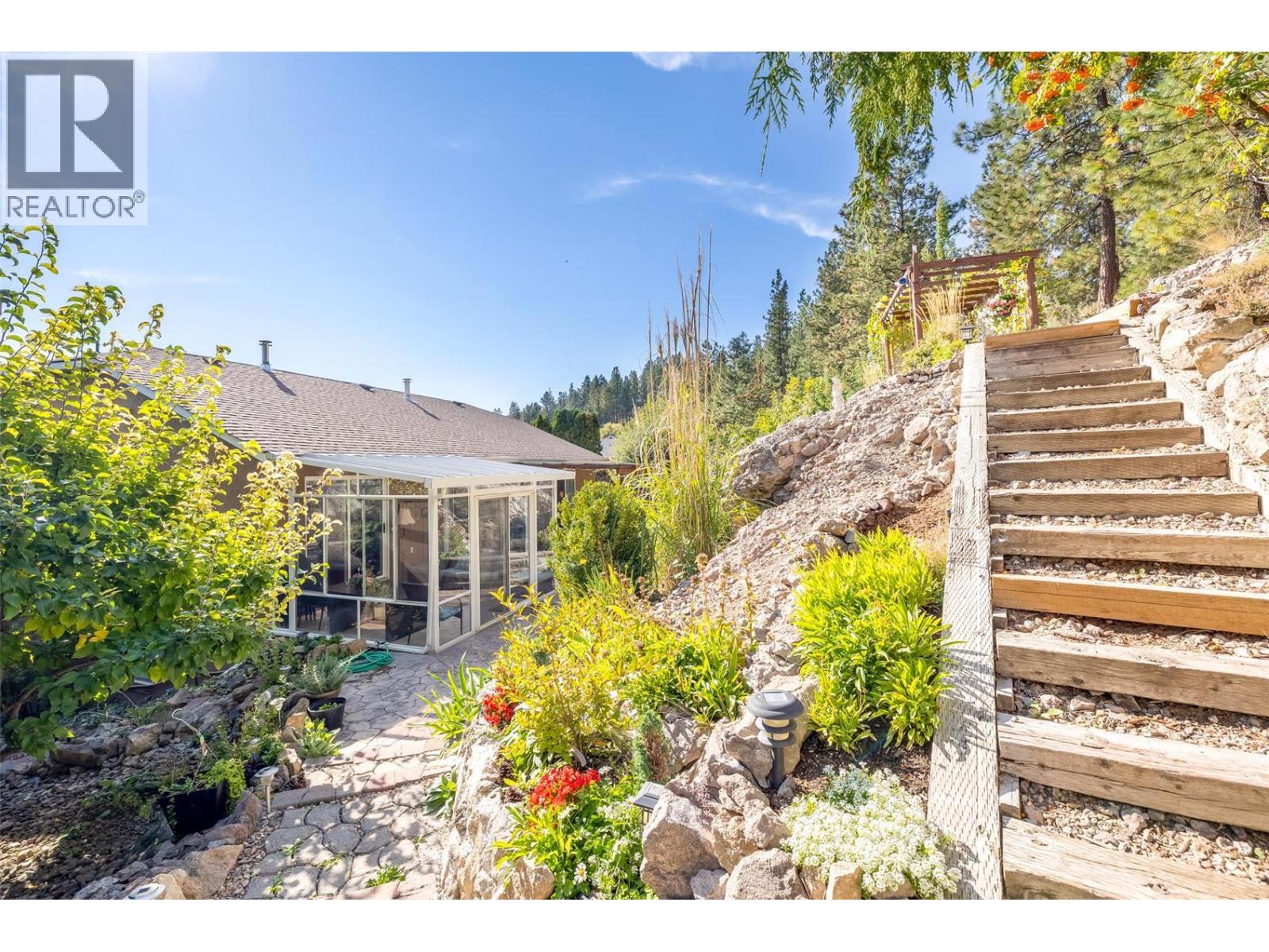  1056 Caledonia Way, West Kelowna