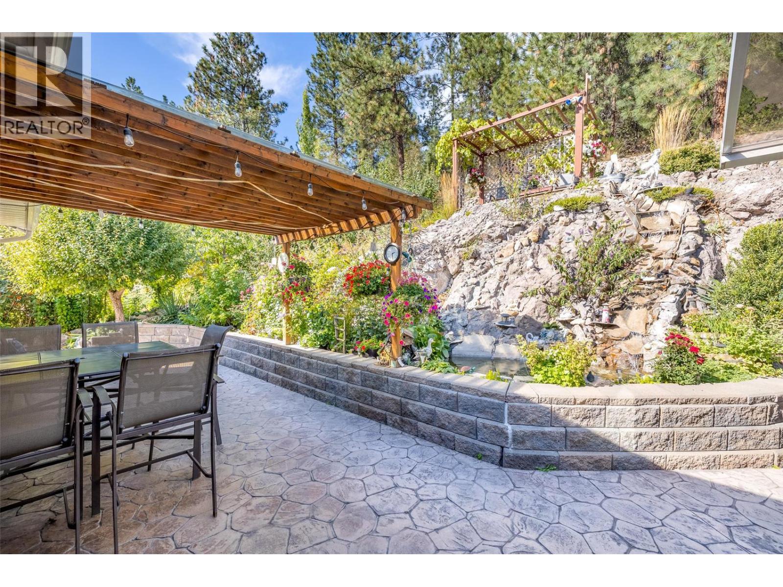  1056 Caledonia Way, West Kelowna