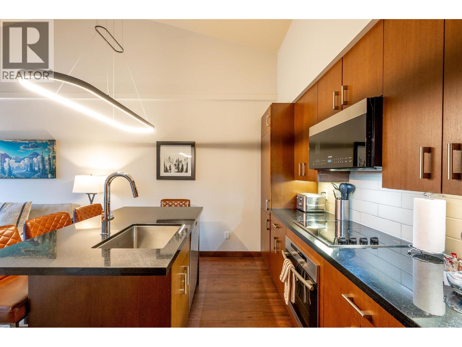 414A 2020 LONDON LANE, Whistler