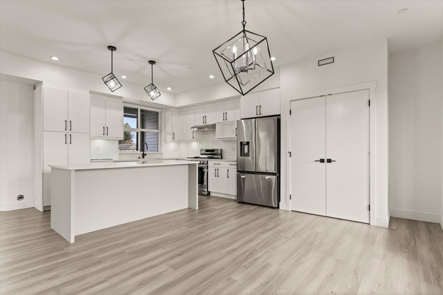 8 9603 BROADWAY STREET, Chilliwack Proper East, Chilliwack