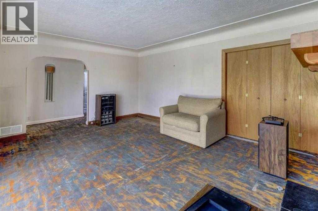 Single Family House Bungalow for Sale in  Crescent Road NW Rosedale Calgary 