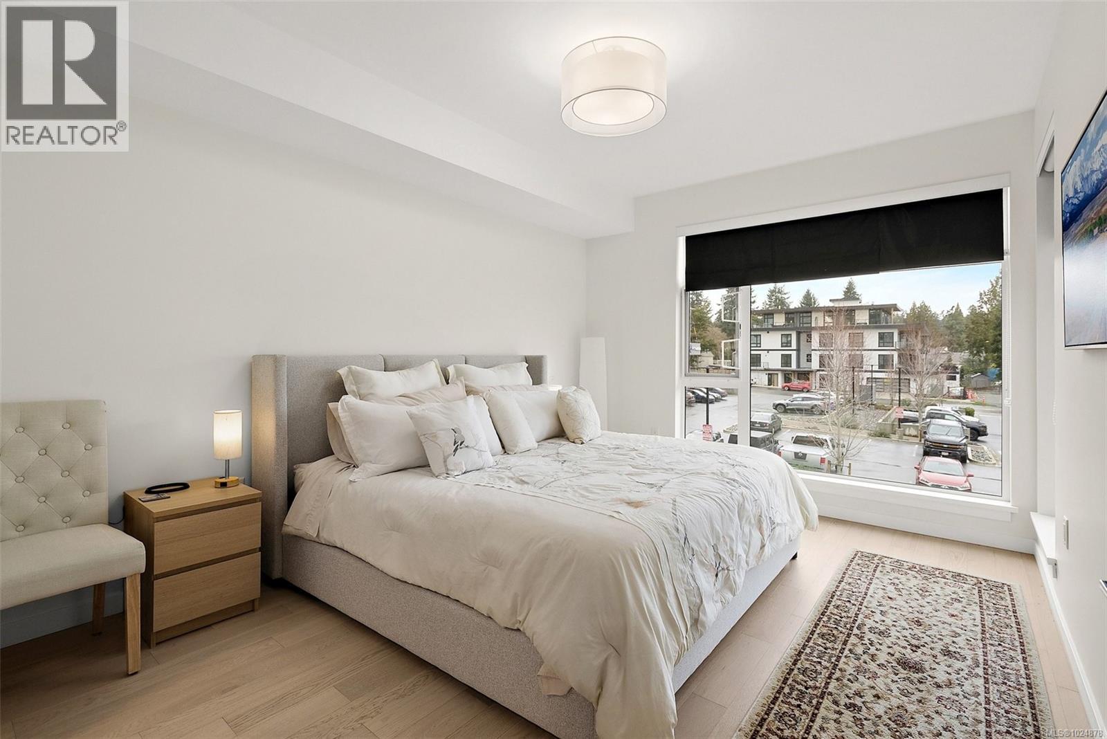 203 5118 Cordova Bay Road, Saanich