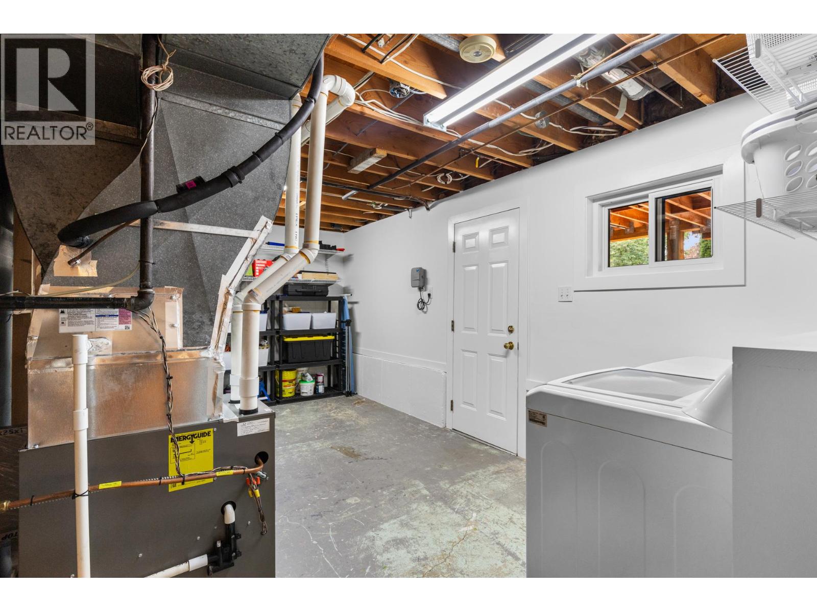  1112 Pinecrest Lane, Kelowna