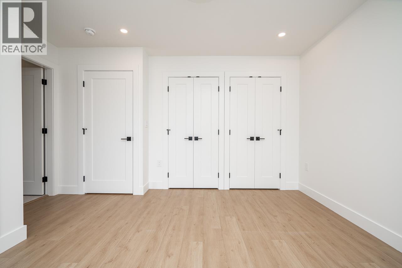 2 128 N GROSVENOR AVENUE, Burnaby