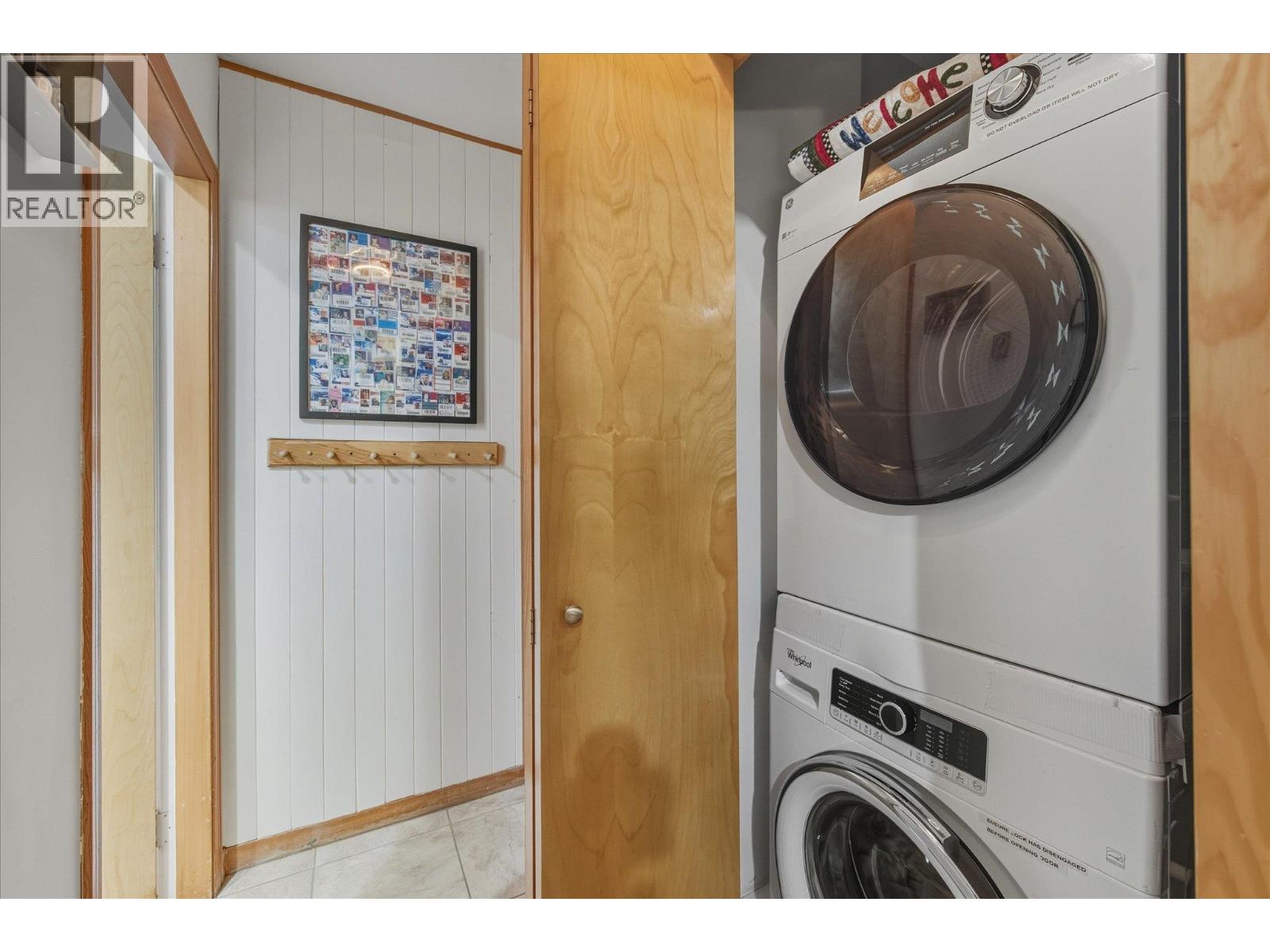 202 3050 HILLCREST DRIVE, Whistler