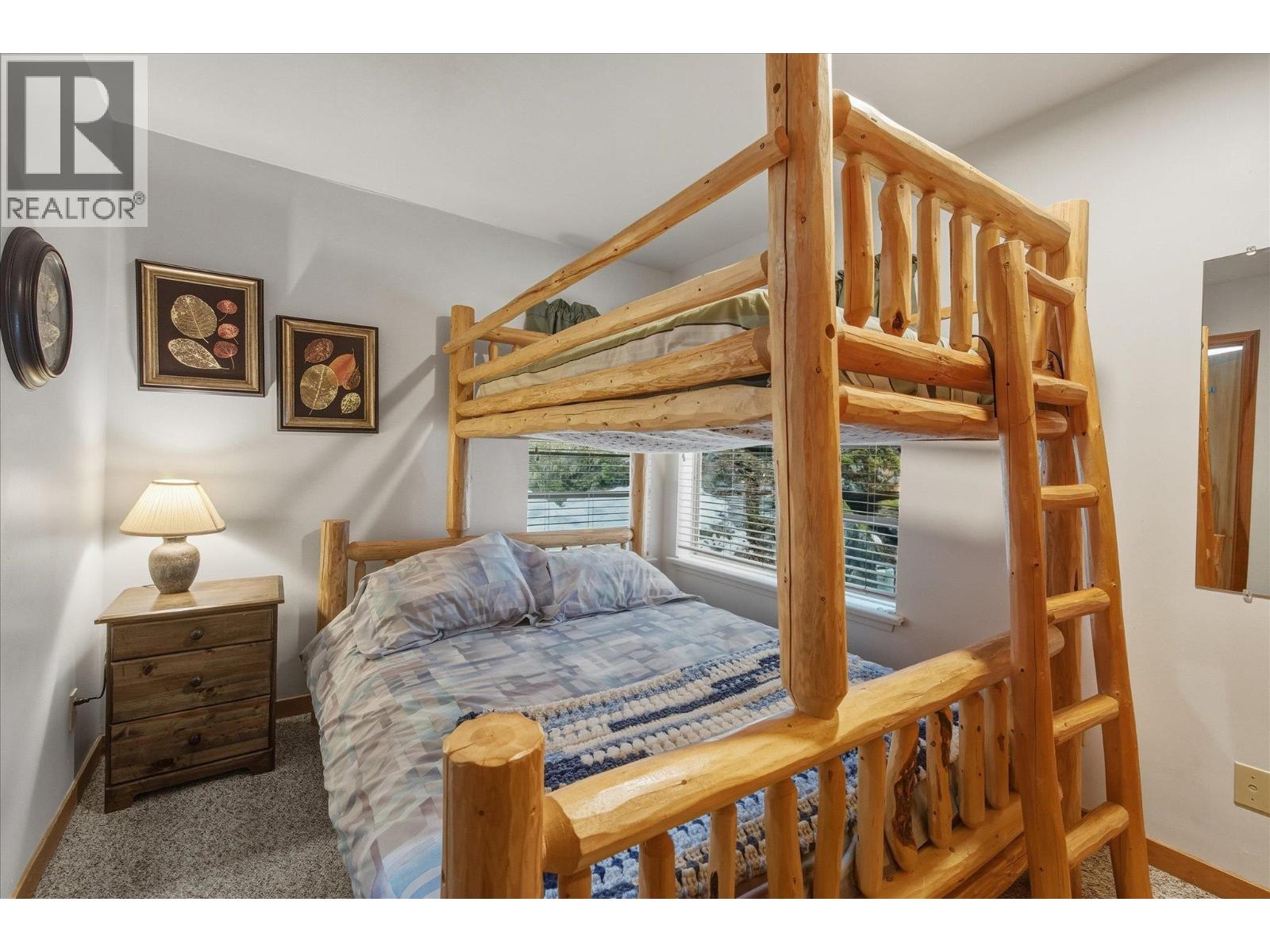 202 3050 HILLCREST DRIVE, Whistler