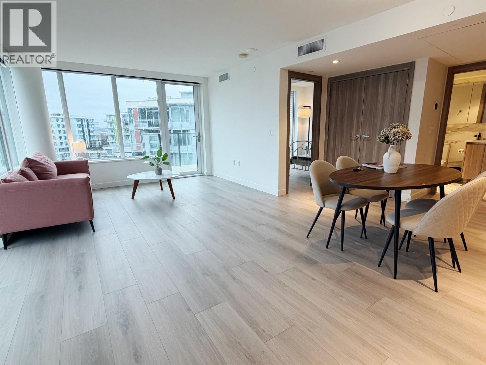 #1385-8608 HAZELBRIDGE Way, Richmond