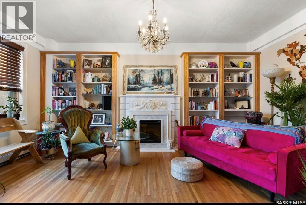 414 2305 Victoria AVENUE