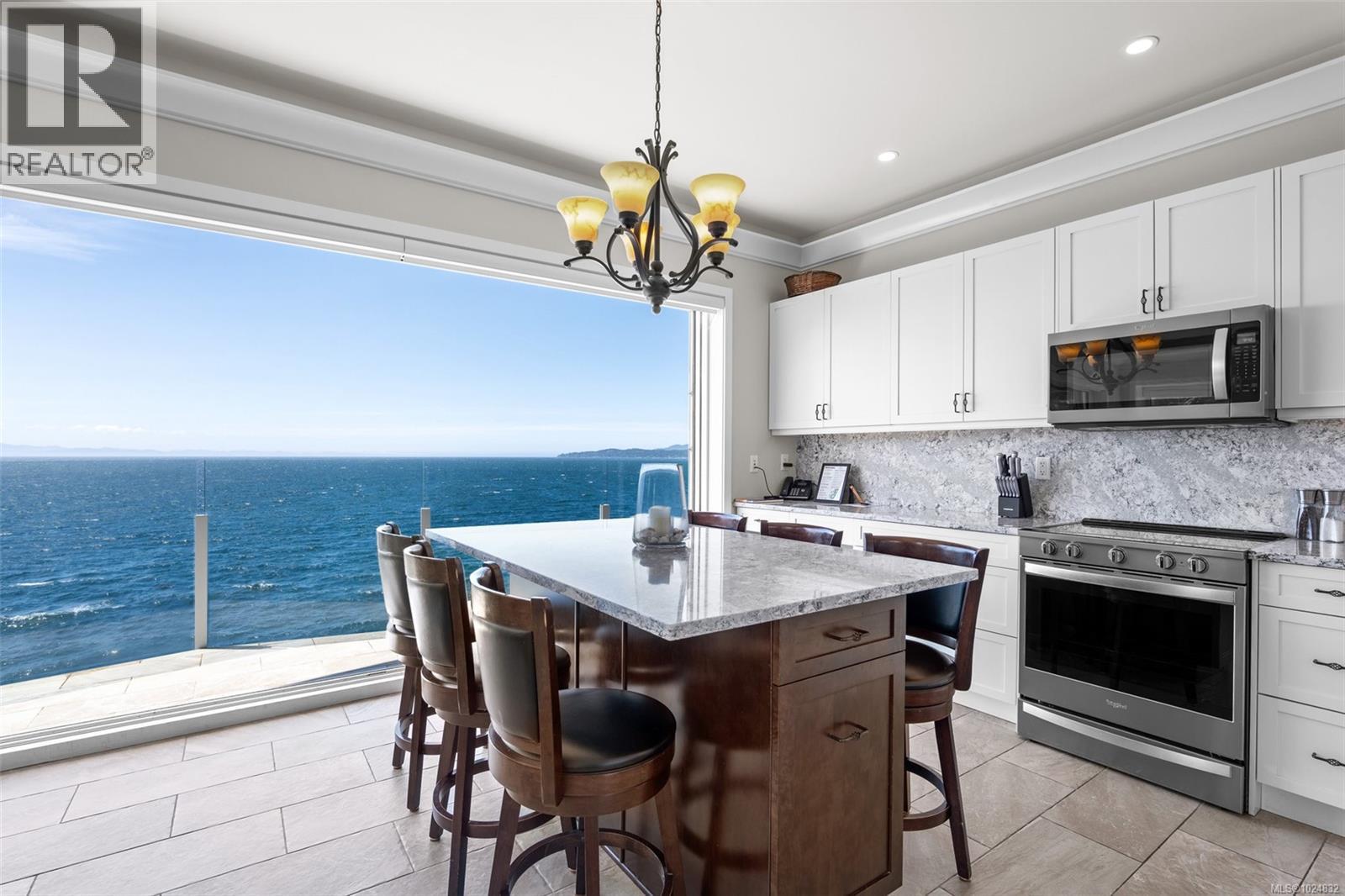 13B 1000 Sookepoint Pl, Sooke