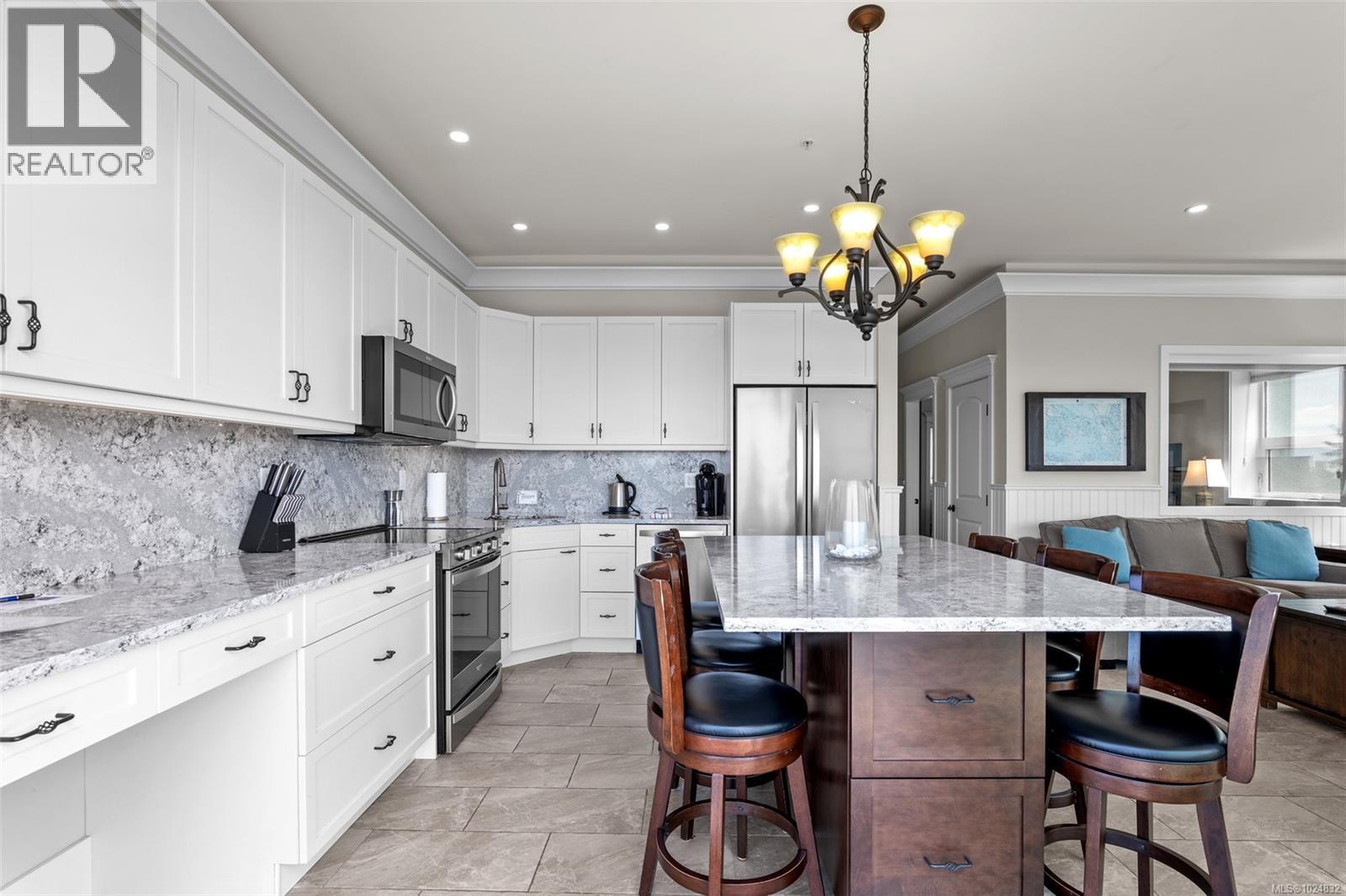 13B 1000 Sookepoint Pl, Sooke