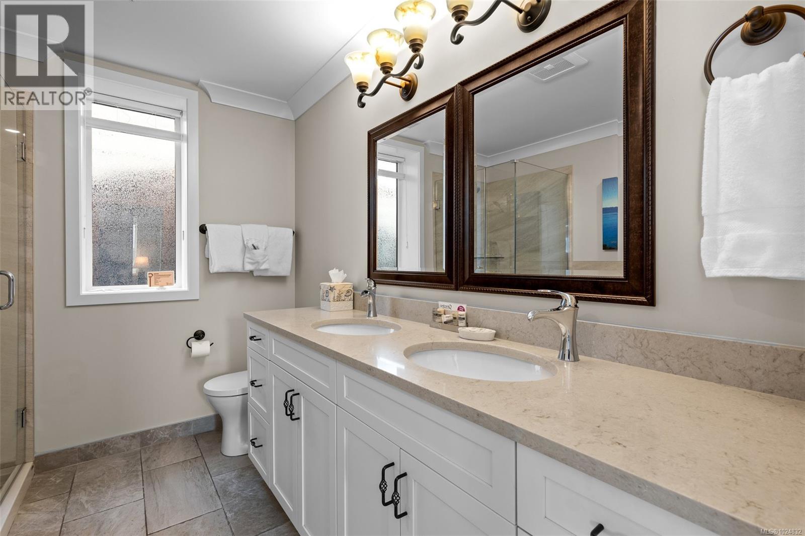 13B 1000 Sookepoint Pl, Sooke