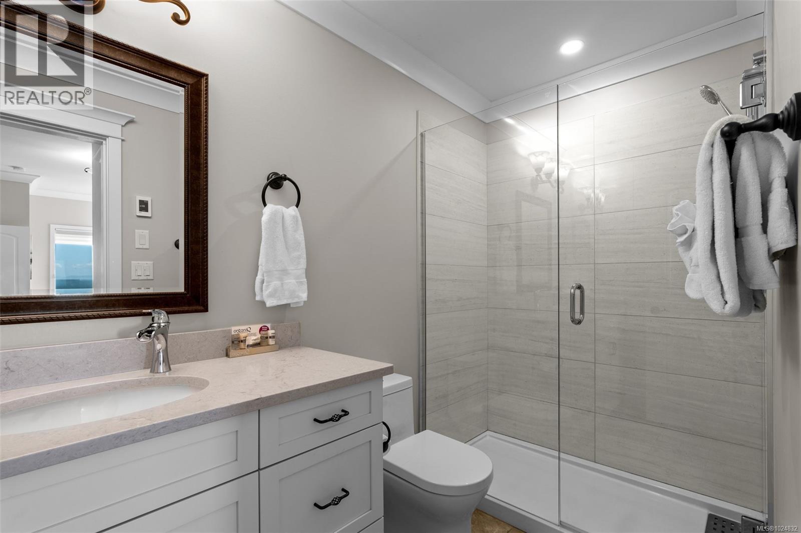 13B 1000 Sookepoint Pl, Sooke