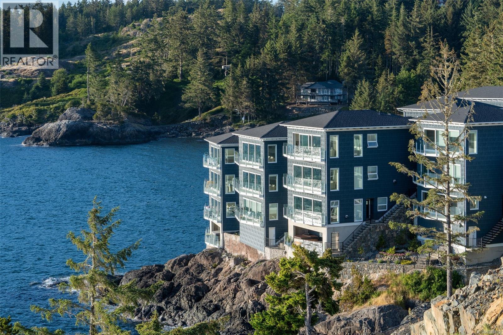 13B 1000 Sookepoint Pl, Sooke