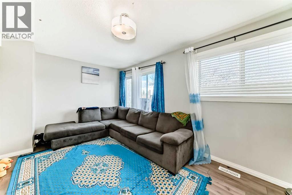 Single Family House for Sale in    Avenue SE Penbrooke Meadows Calgary 