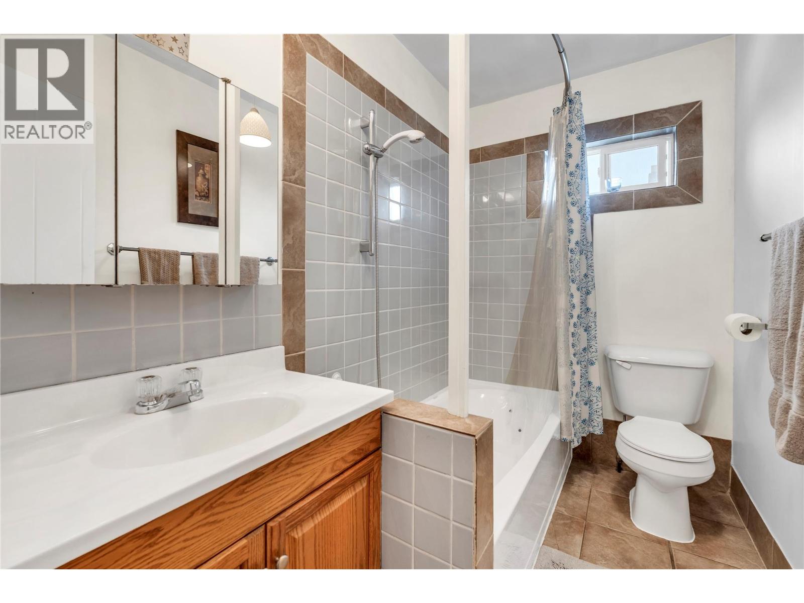 499 Similkameen Avenue, Princeton