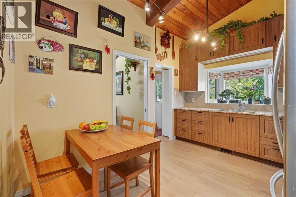 Single Family House 4 Level for Sale in  Braemar Place SW Braeside Calgary 