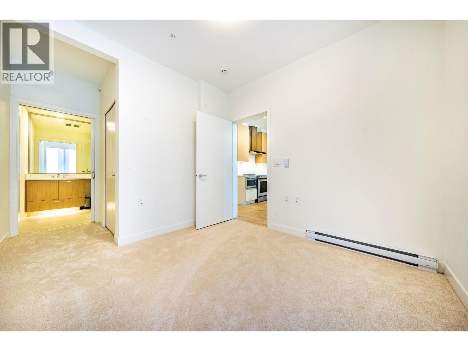 406 7599 15TH STREET, Burnaby