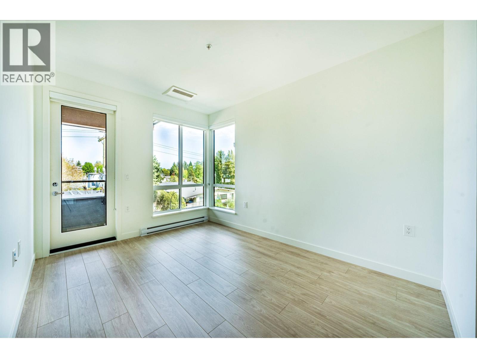 406 7599 15TH STREET, Burnaby