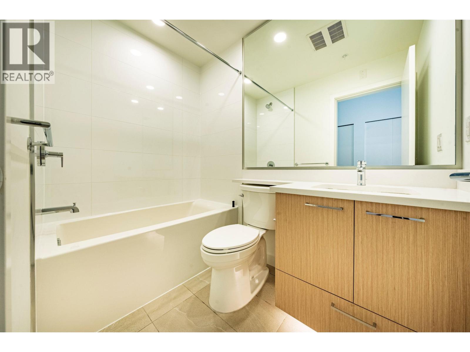 406 7599 15TH STREET, Burnaby