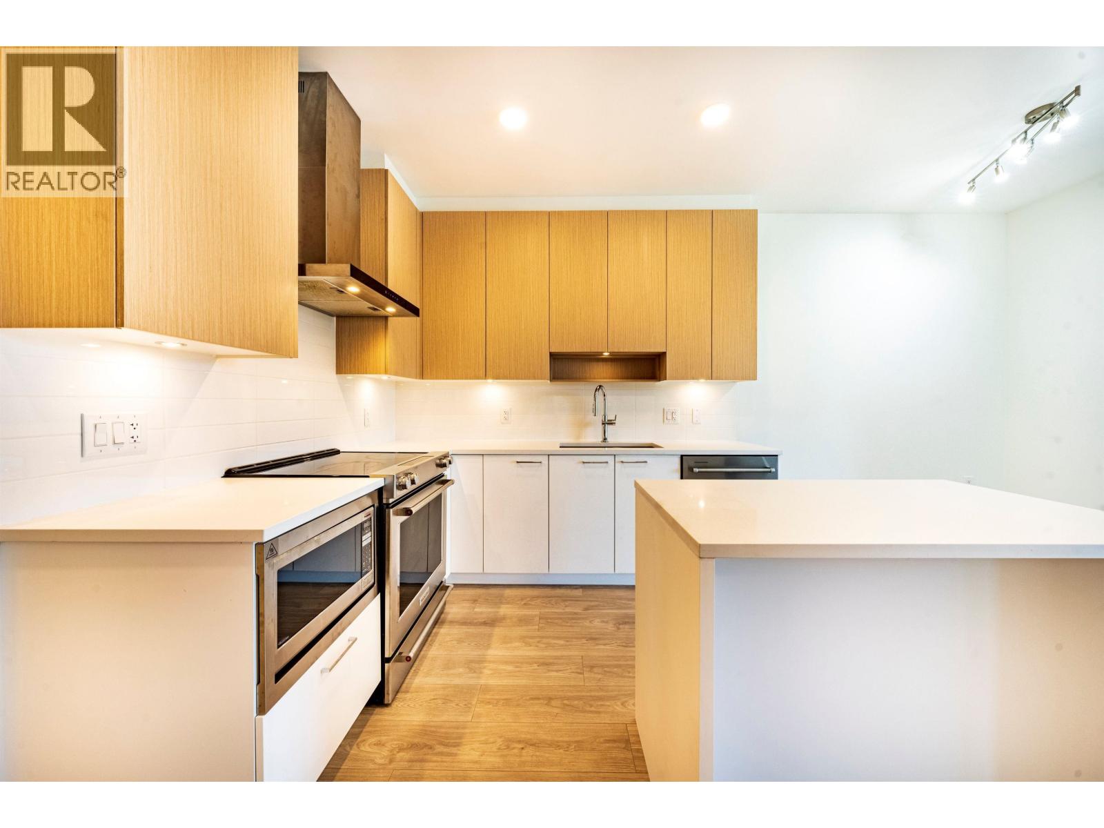 406 7599 15TH STREET, Burnaby