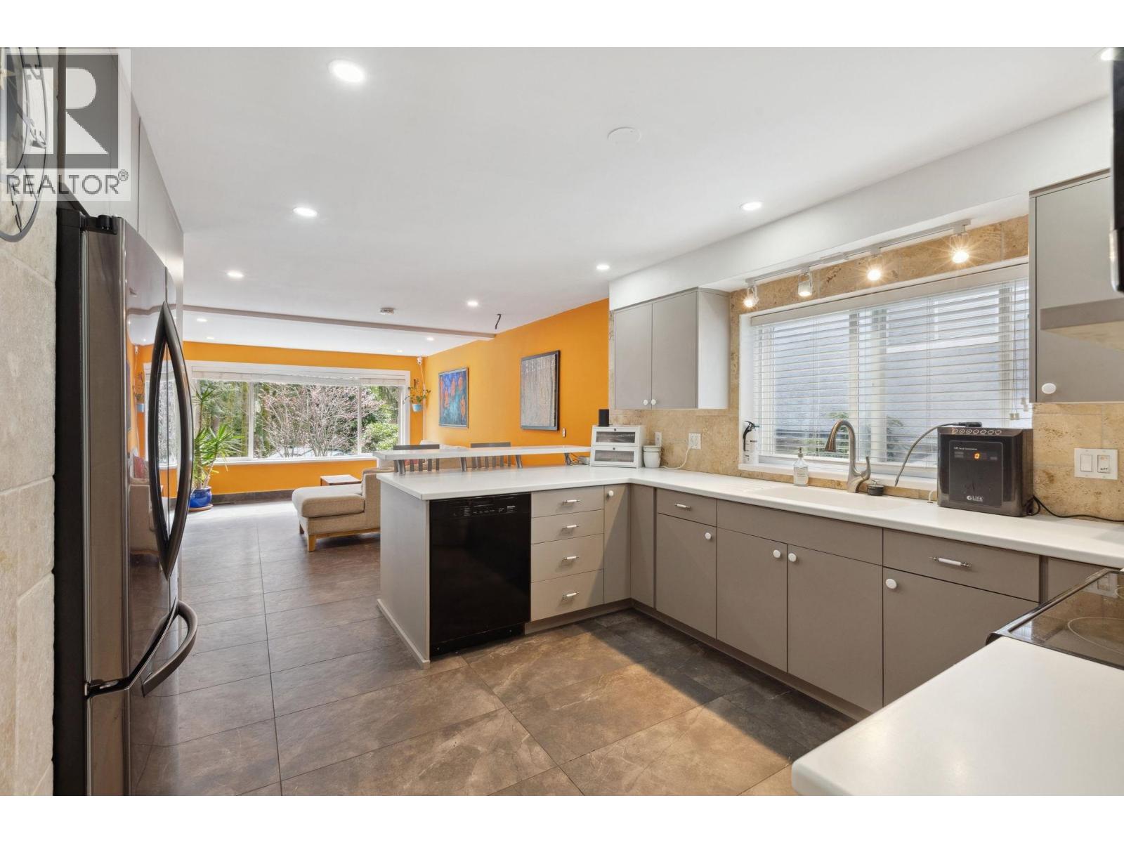 1501 OSTLER COURT, North Vancouver