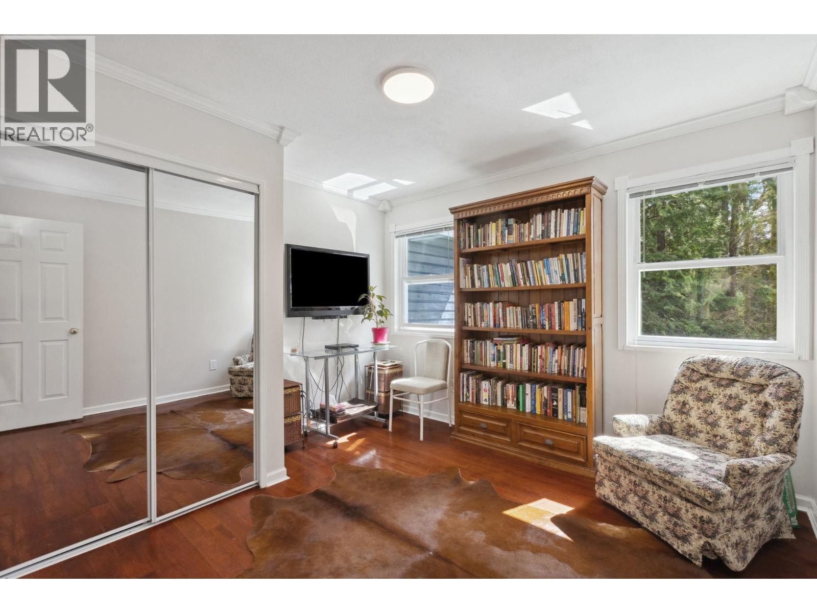 1501 OSTLER COURT, North Vancouver