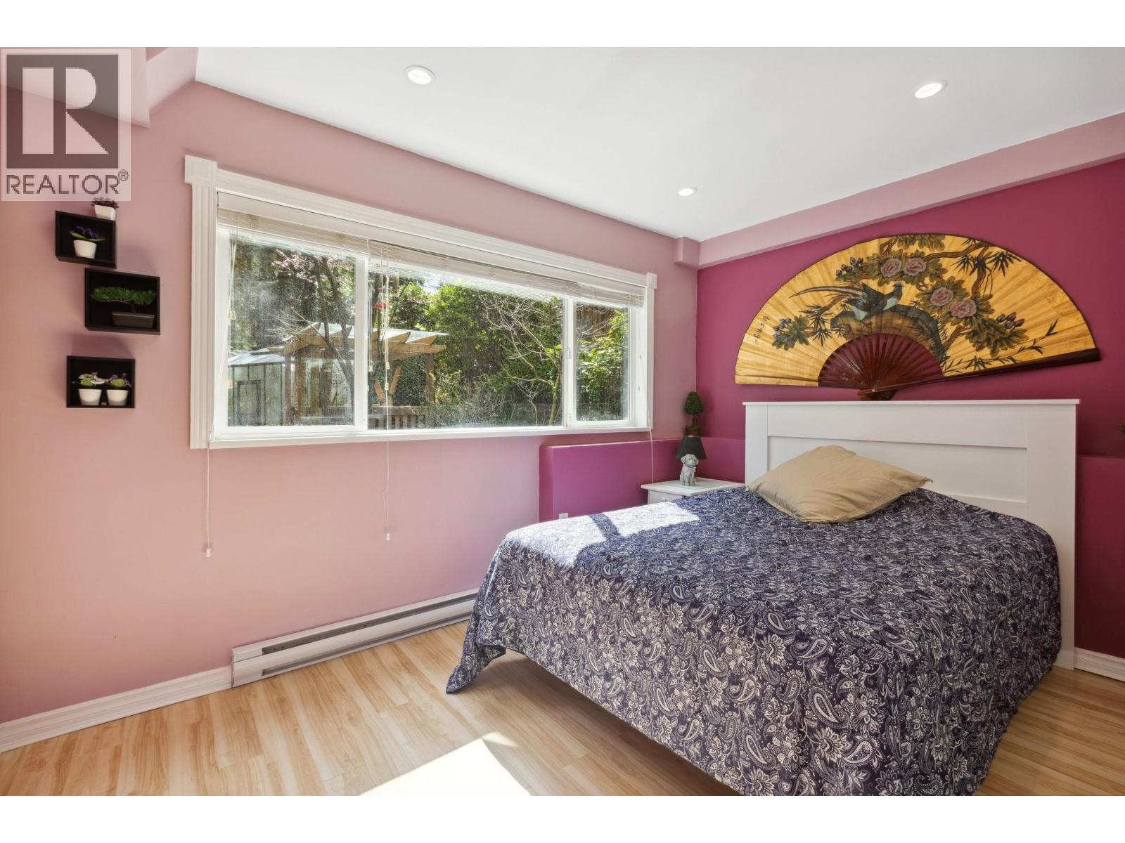 1501 OSTLER COURT, North Vancouver