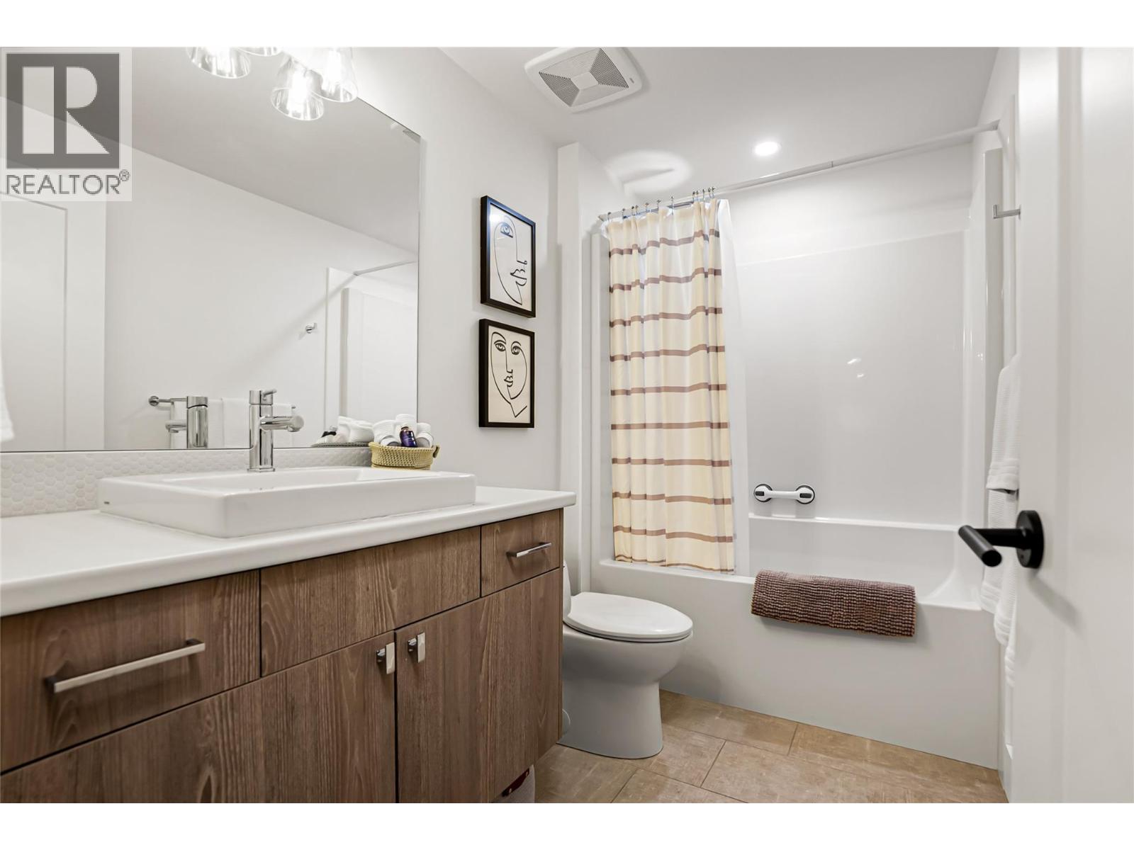  248 Diamond Way, Vernon