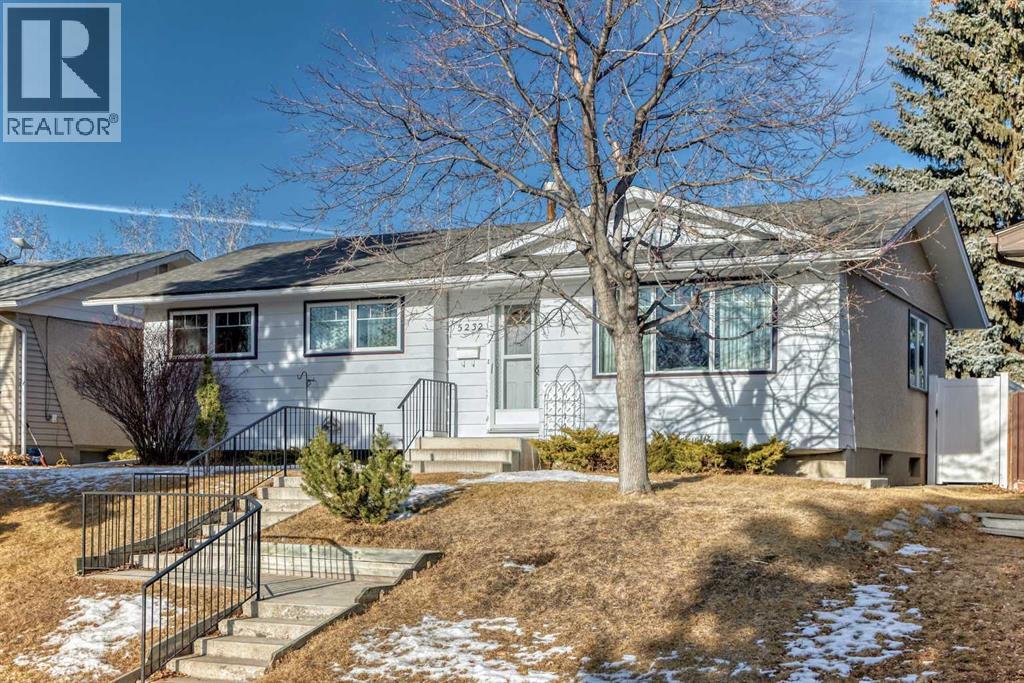 Single Family House Bungalow for Sale in   Avenue NW Varsity Calgary 