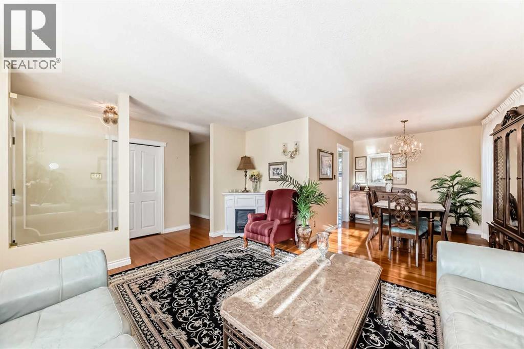 Single Family House Bungalow for Sale in   Avenue NW Varsity Calgary 