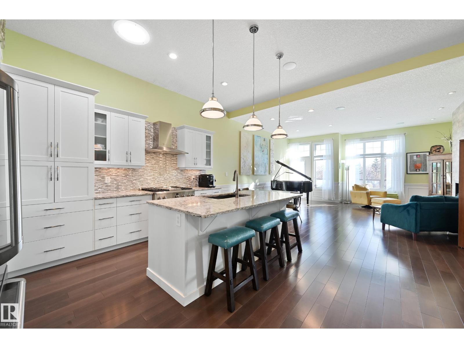 #1 7570 MAY CM NW, Edmonton