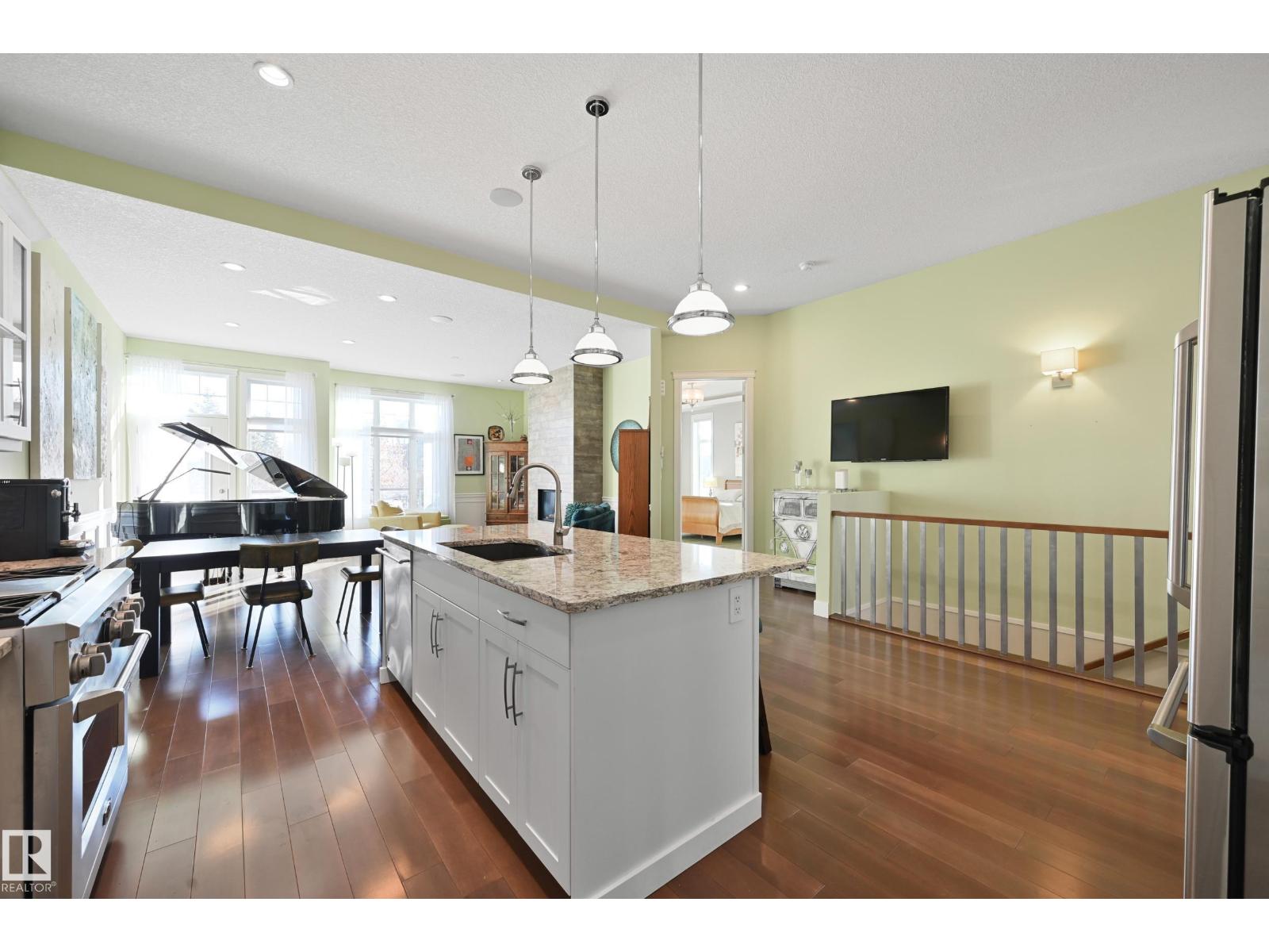 #1 7570 MAY CM NW, Edmonton