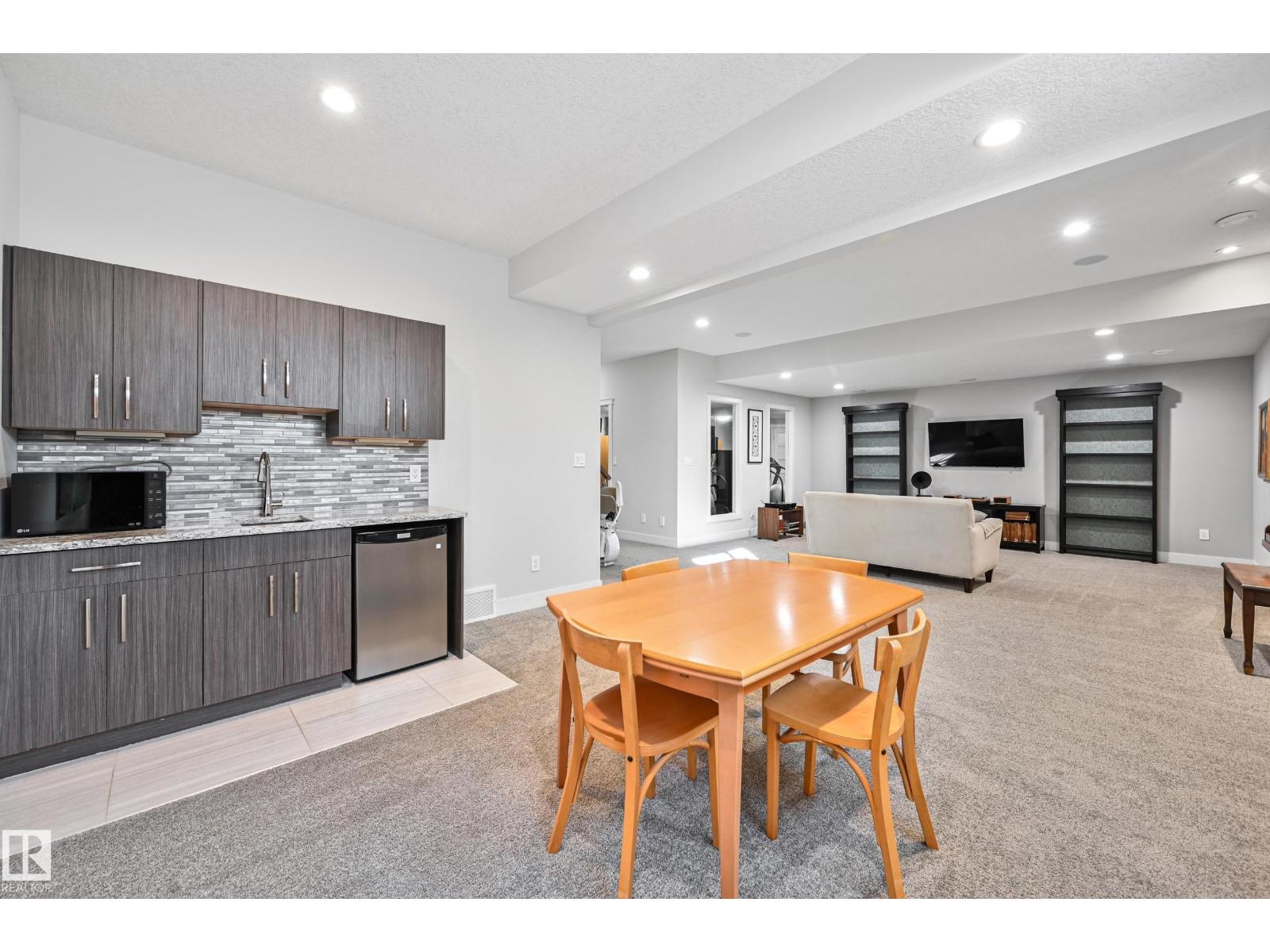 #1 7570 MAY CM NW, Edmonton