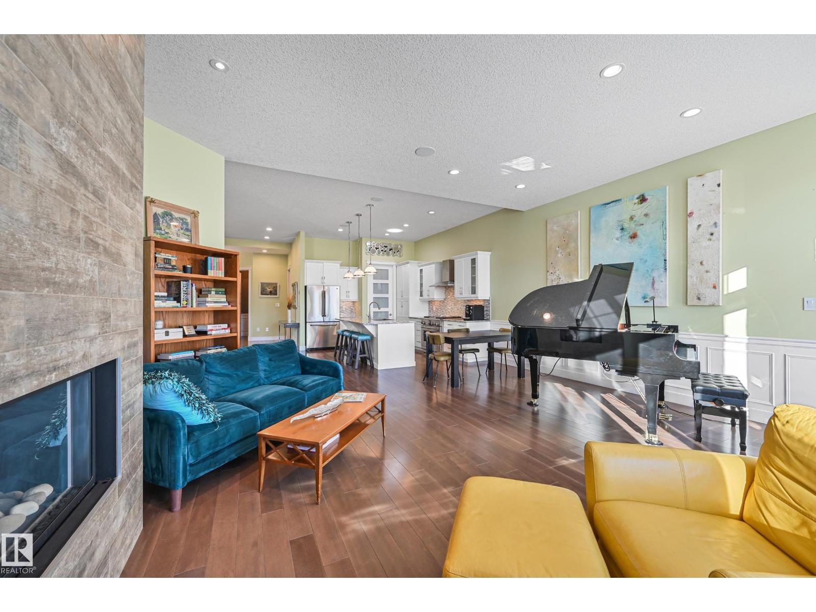 #1 7570 MAY CM NW, Edmonton