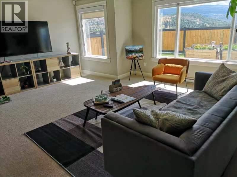  1243 FEEDHAM Avenue, Kelowna