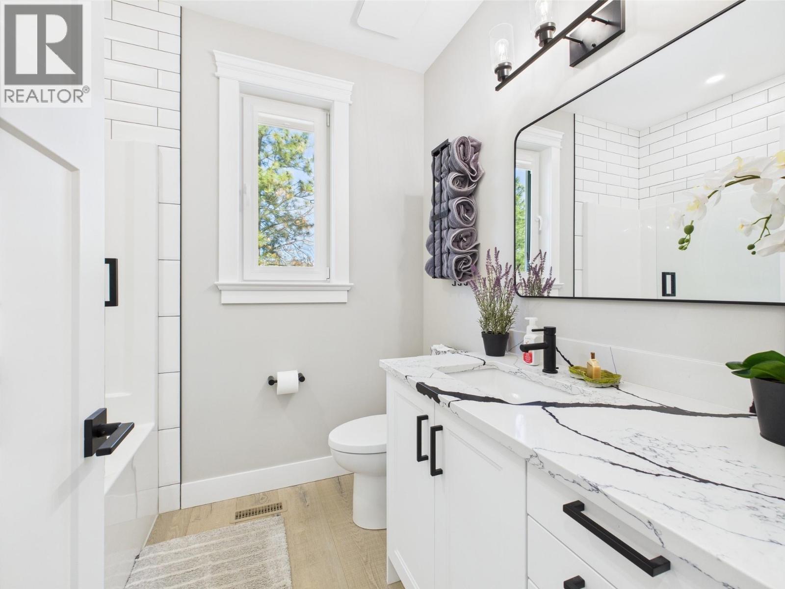 125 FALCON Place, Osoyoos