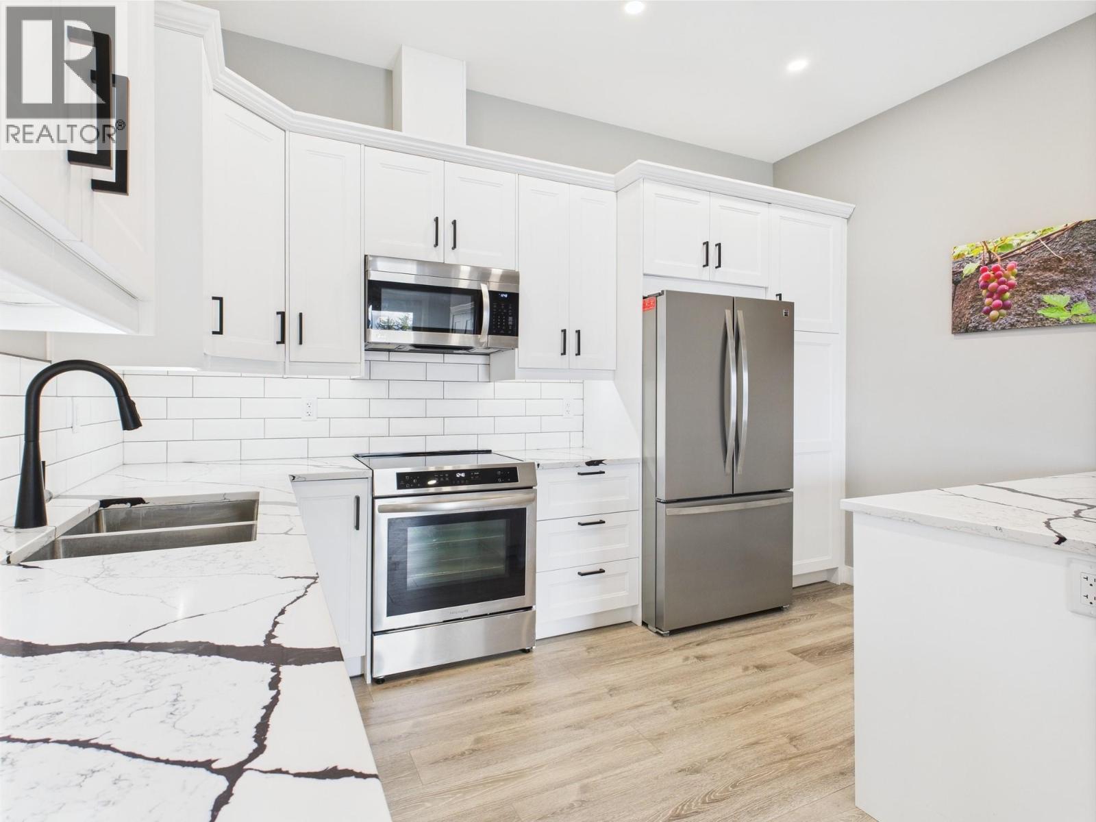 125 FALCON Place, Osoyoos