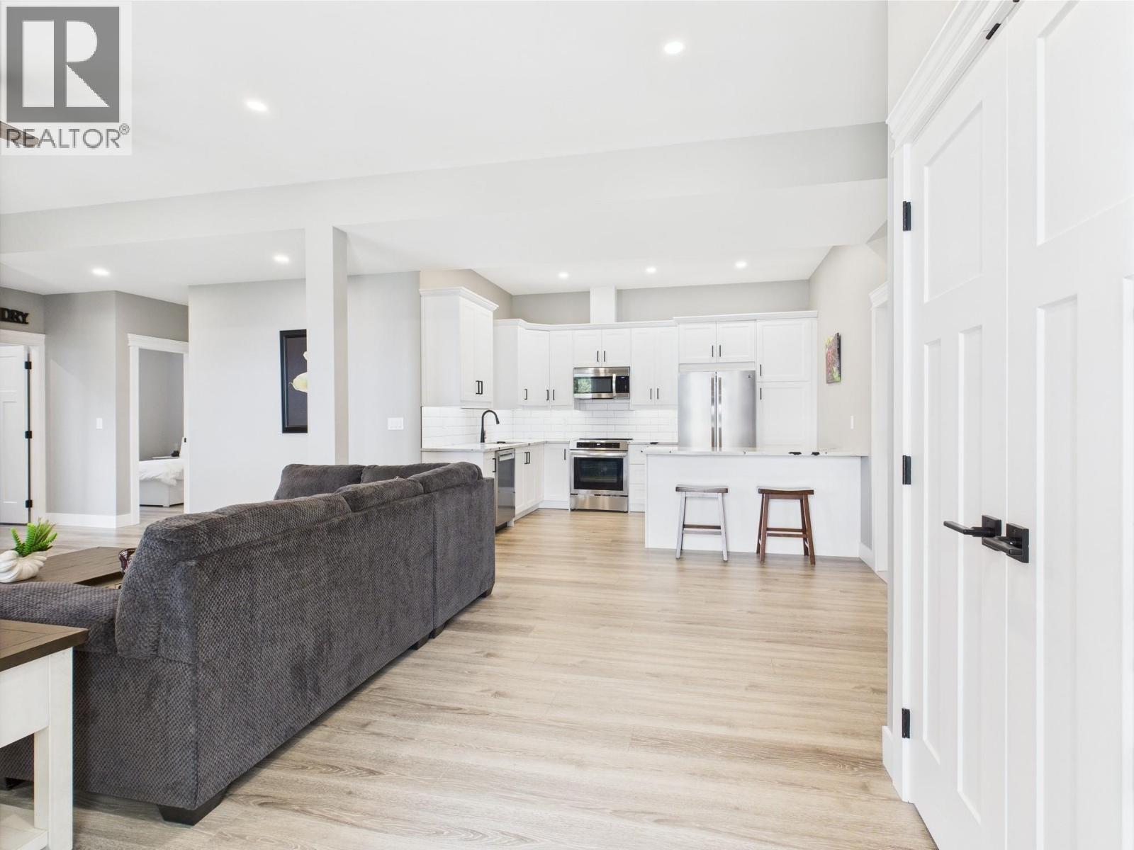 125 FALCON Place, Osoyoos