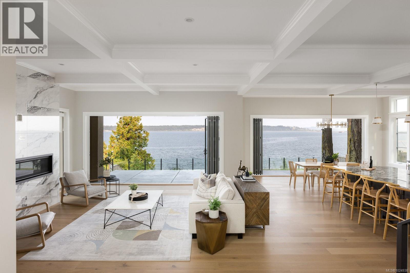  8213 Lochside Drive, Central Saanich