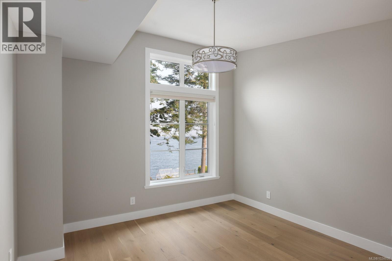  8213 Lochside Drive, Central Saanich