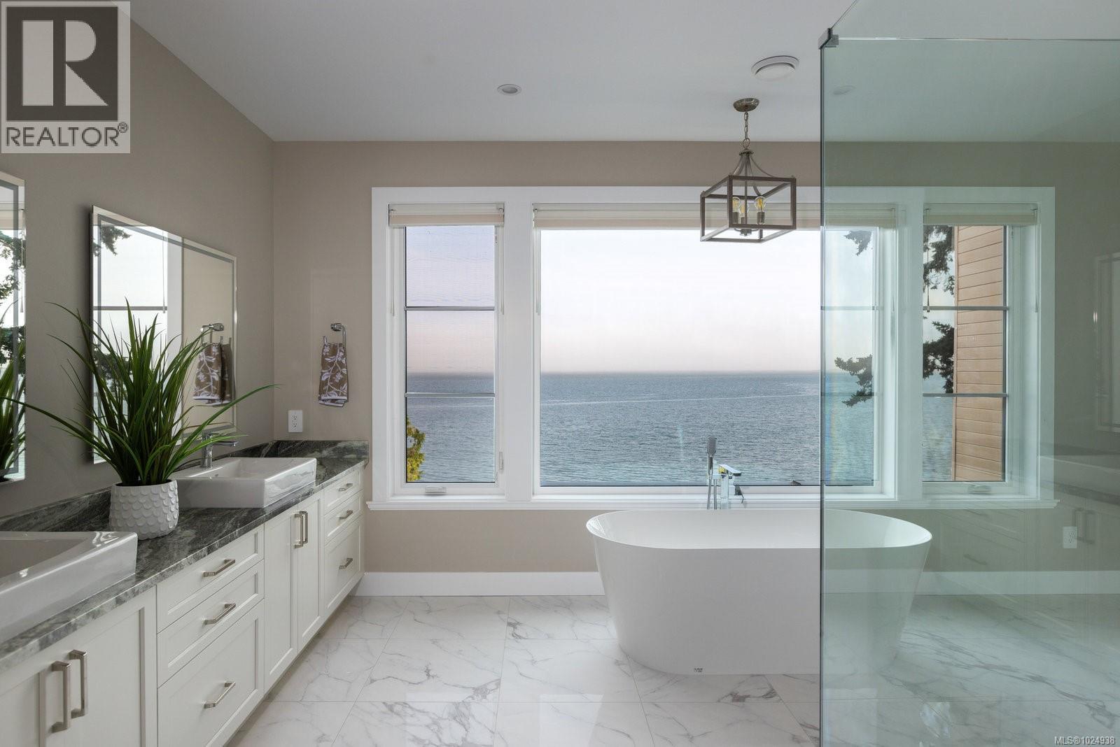  8213 Lochside Drive, Central Saanich