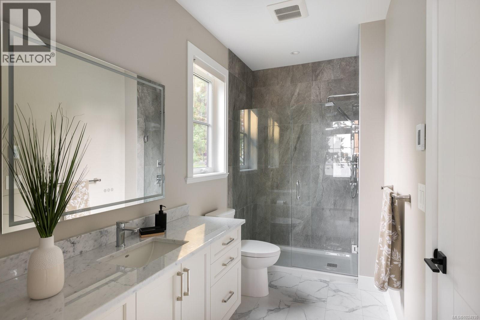  8213 Lochside Drive, Central Saanich