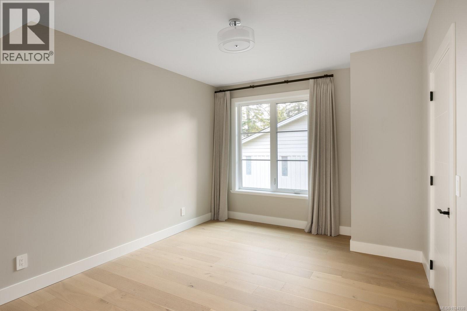  8213 Lochside Drive, Central Saanich